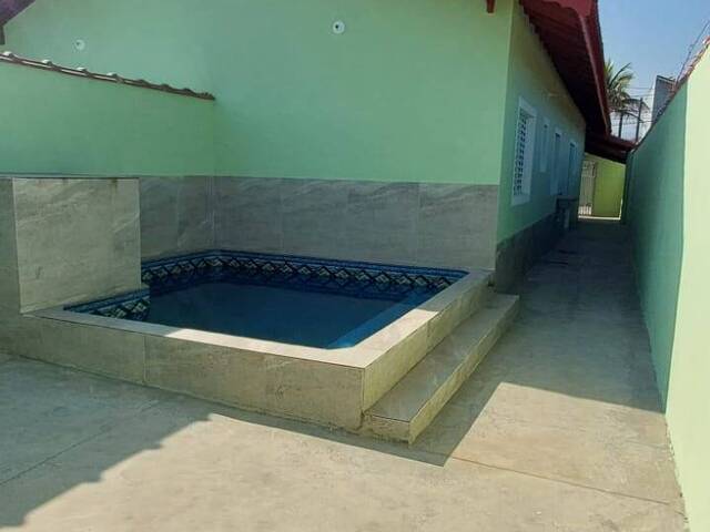 Casa para Venda em Mongaguá - 2