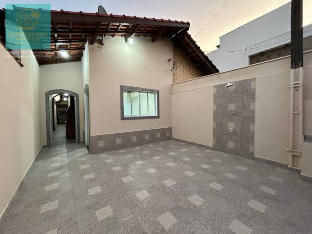 #CA0102 - Casa para Venda em Mongaguá - SP