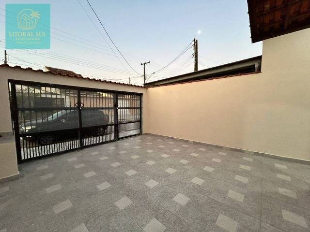 #CA0102 - Casa para Venda em Mongaguá - SP